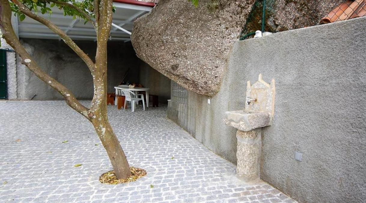 Casa Da Ramada - Water Spa Tank With Running Natural Spring Water - By Bedzy Braga Exterior foto